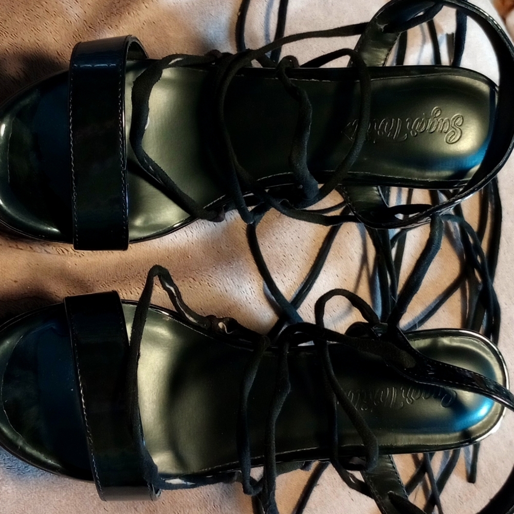 Platform heels brand is sugar thrillz woman size 7